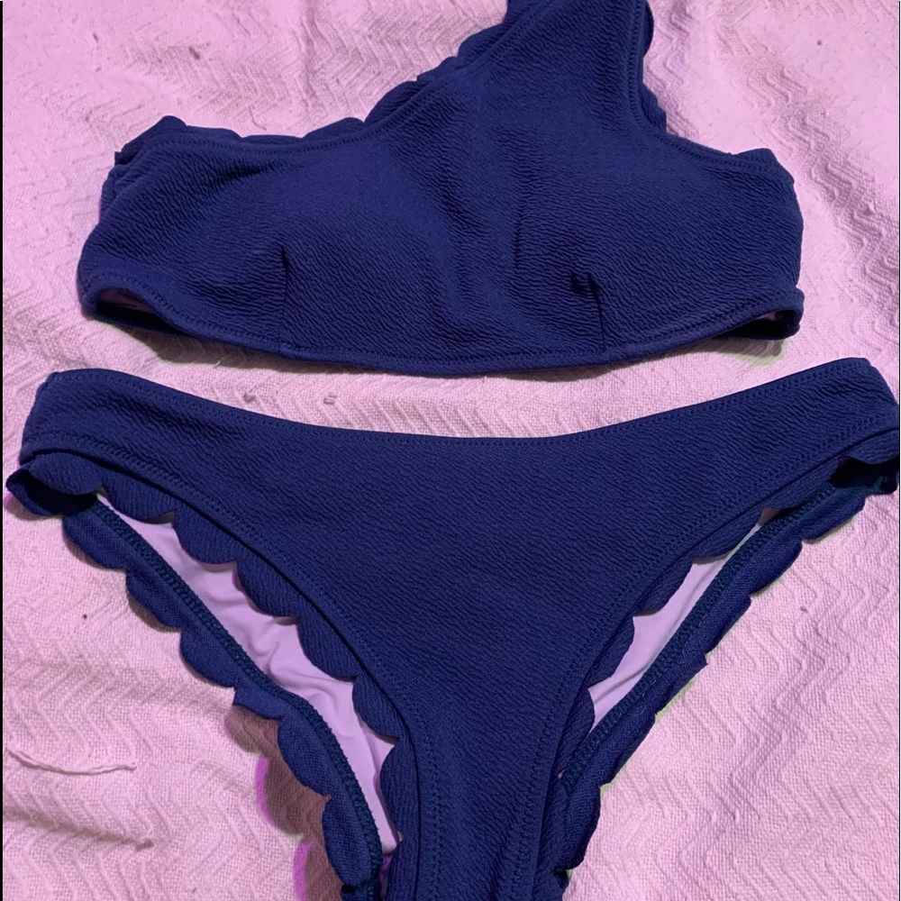 Cute Scalloped edged bikini